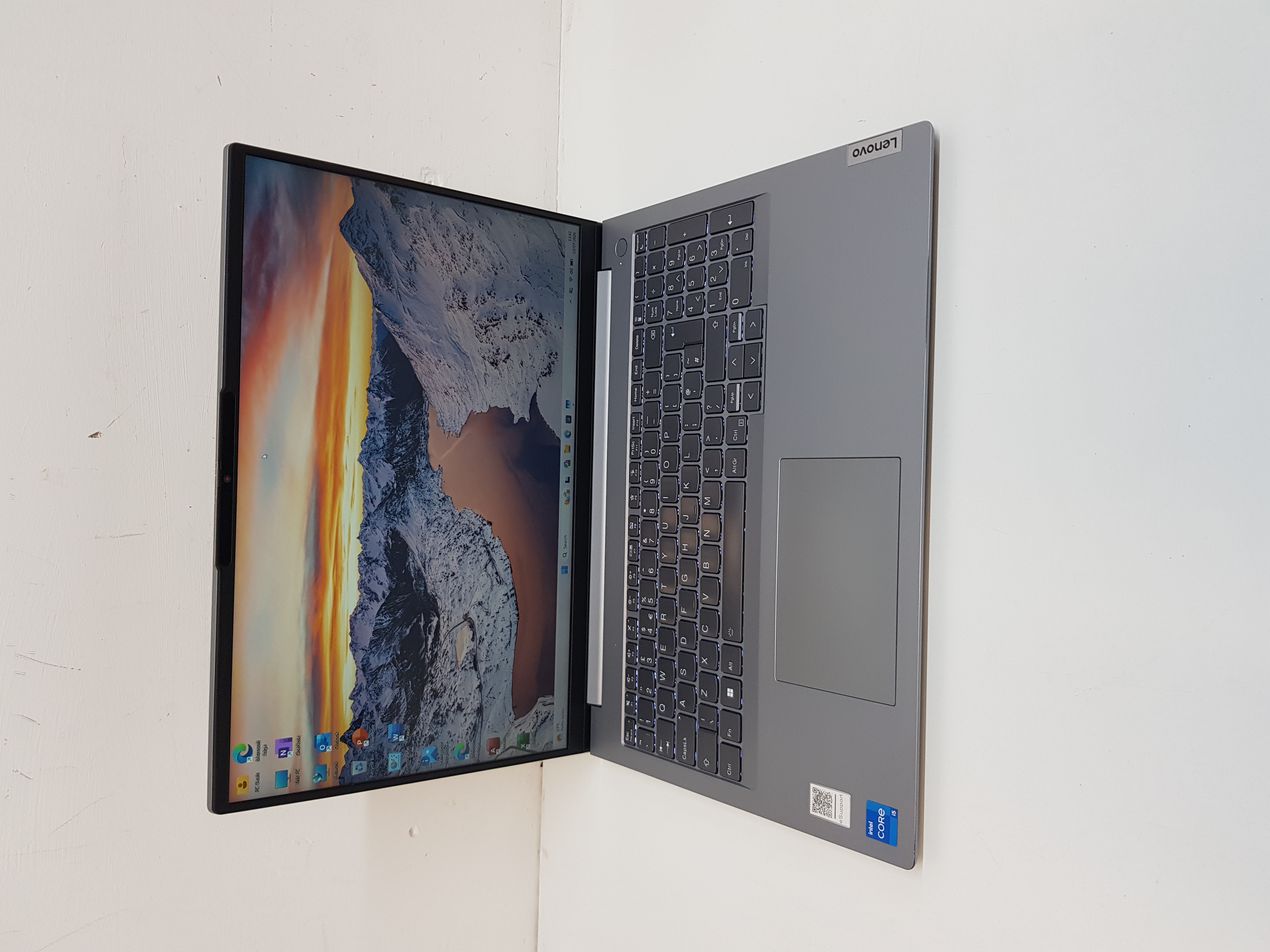 Super fast Lenovo laptop, 13th Generation of i5 processor, 16GB RAM, 512GB SSD