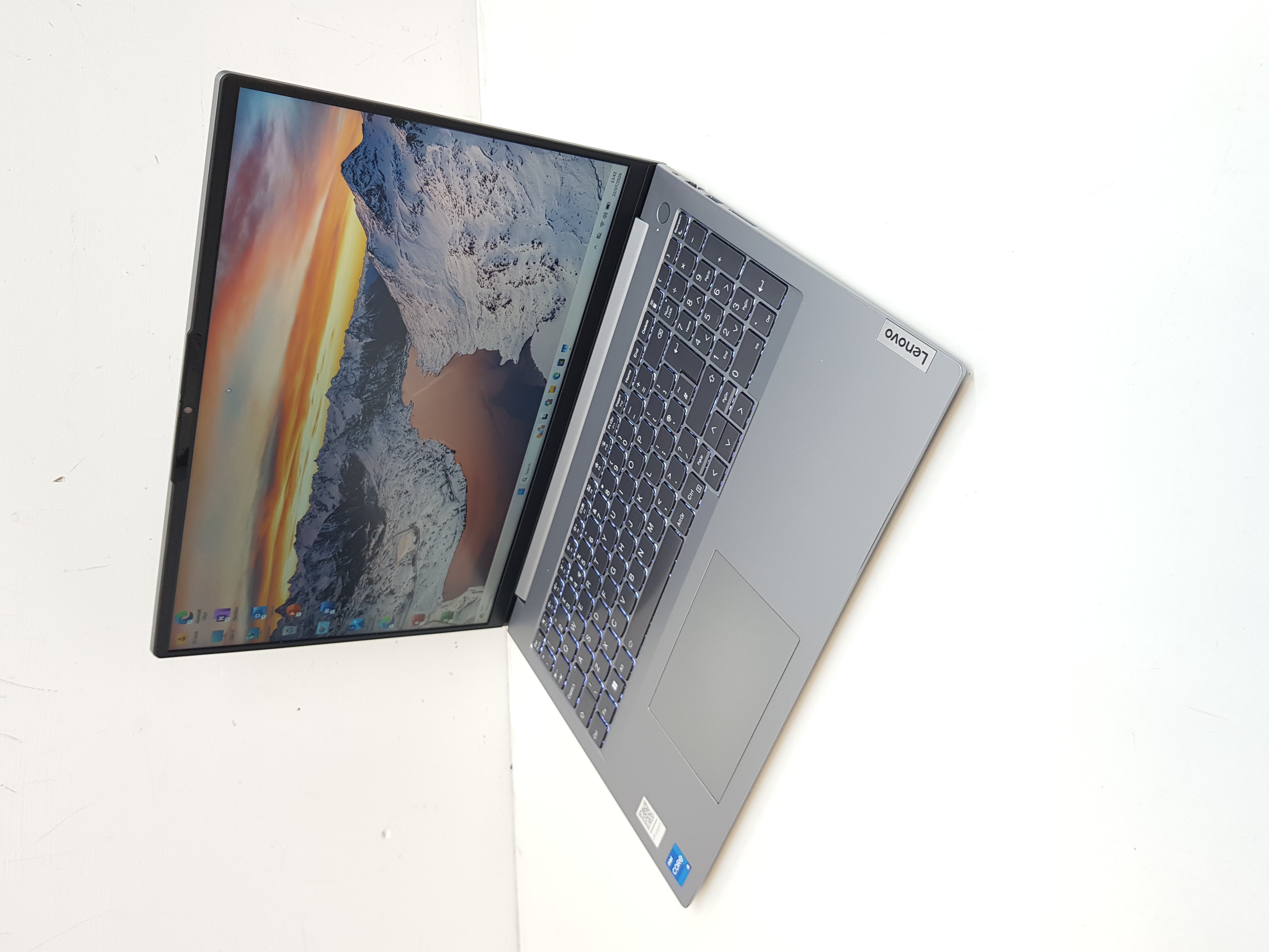 Super fast Lenovo laptop, 13th Generation of i5 processor, 16GB RAM, 512GB SSD — additional photo