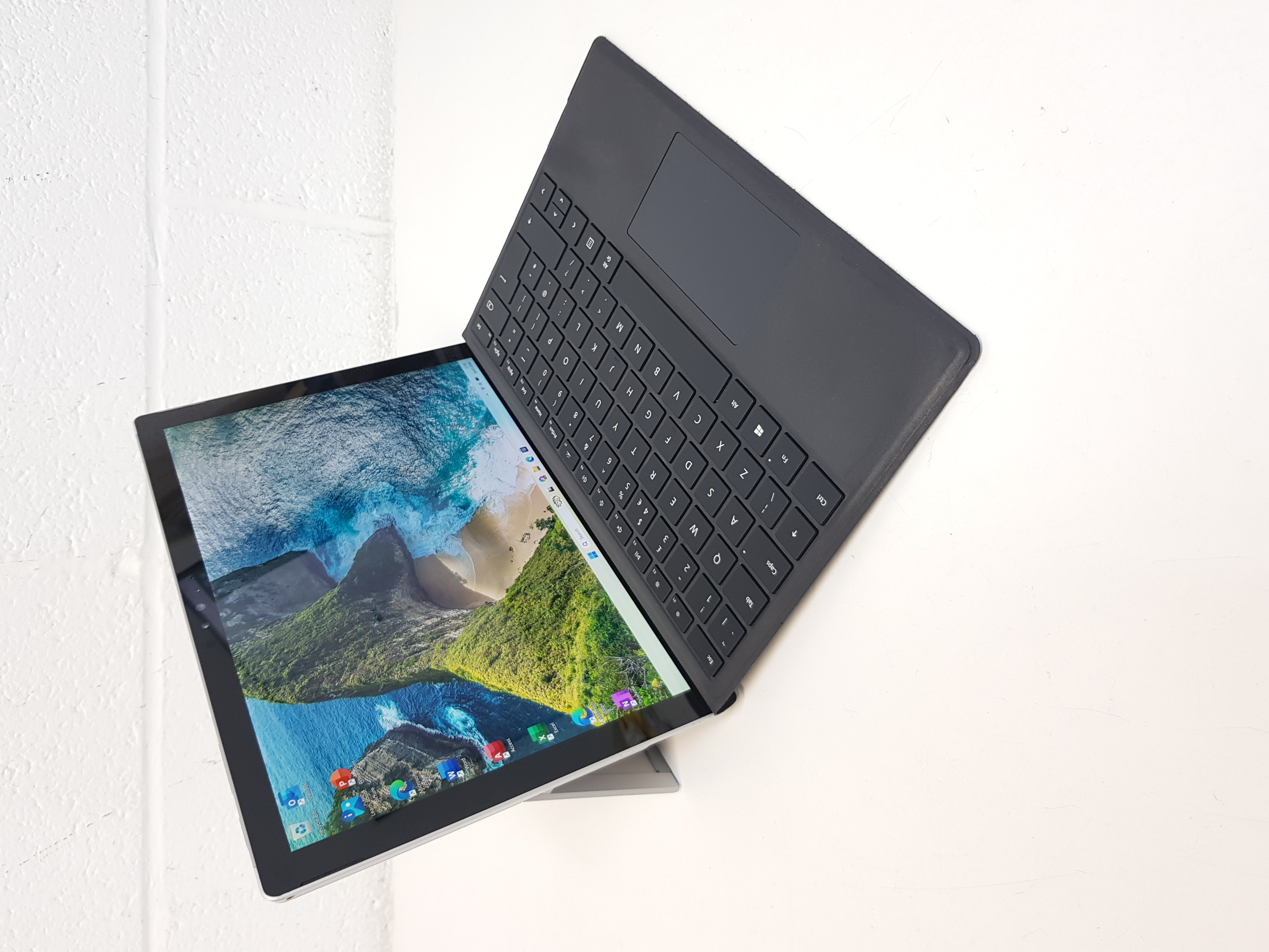 Touch screen Microsoft Laptop, Fast intel core i5 processor, 8GB, 256GB,MS Office 2021, Windows 11 — additional photo