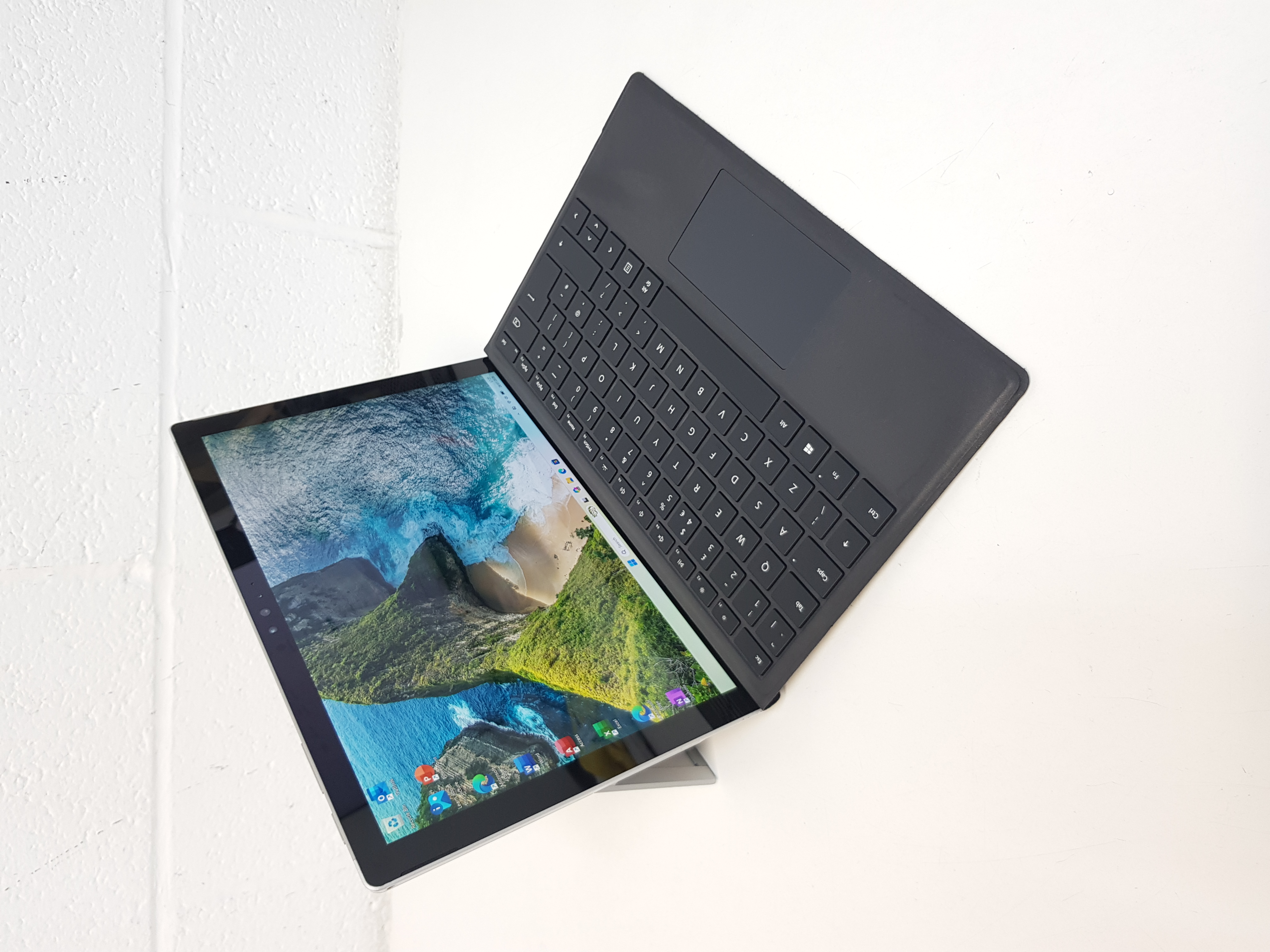 Touch screen Microsoft Laptop, Fast intel core i5 processor, 8GB, 256GB,MS Office 2021, Windows 11 — additional photo