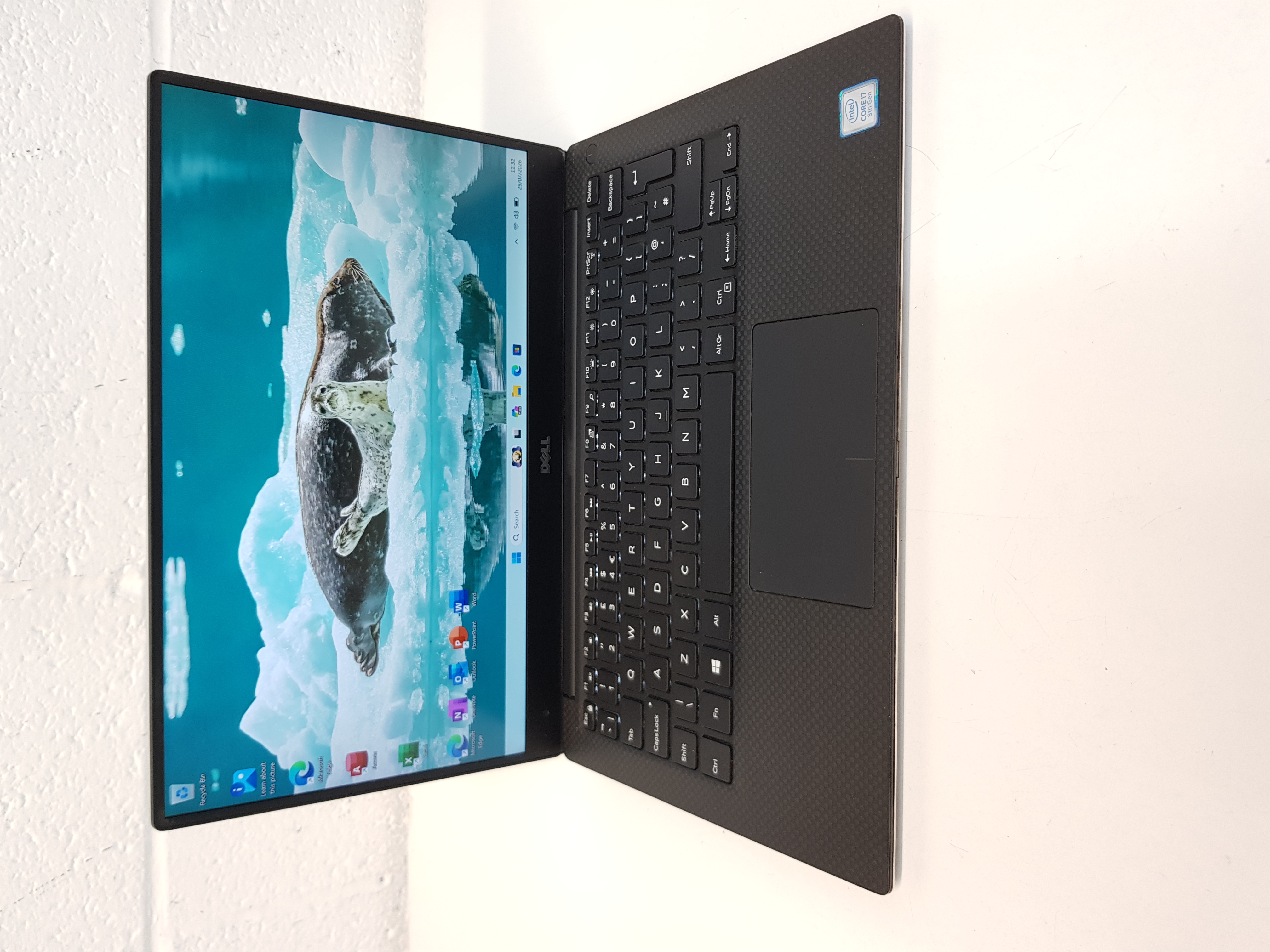 Dell XPS Fast Laptop, intel core i7-8th Gen processor, 8GB Memory, 256GB Storage, Windows 11 — additional photo