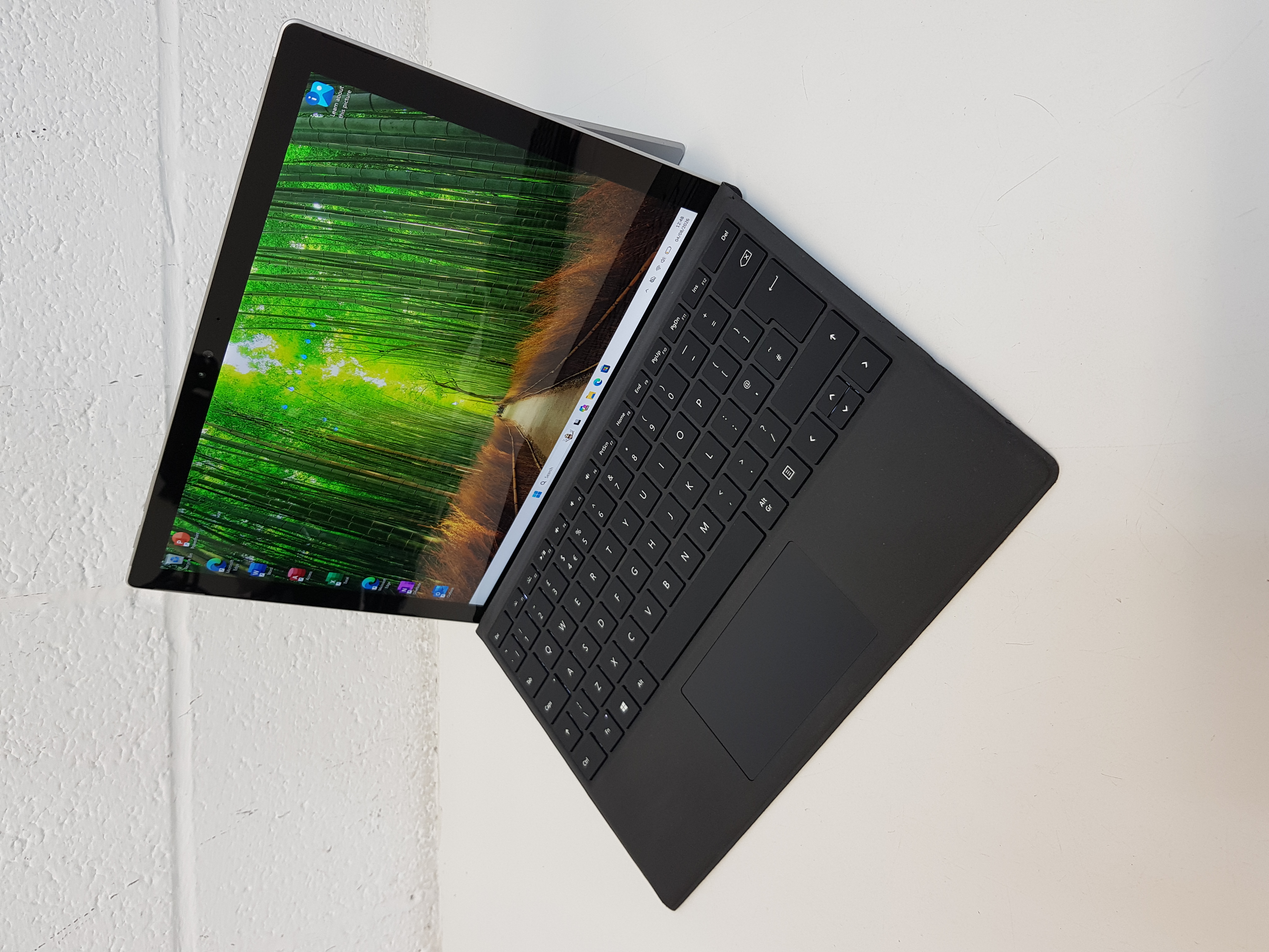 Microsoft surface  Pro 4 Touch screen Laptop, intel core i5, 4GB Memory, 128GB Storage, MS Office 2021 — additional photo