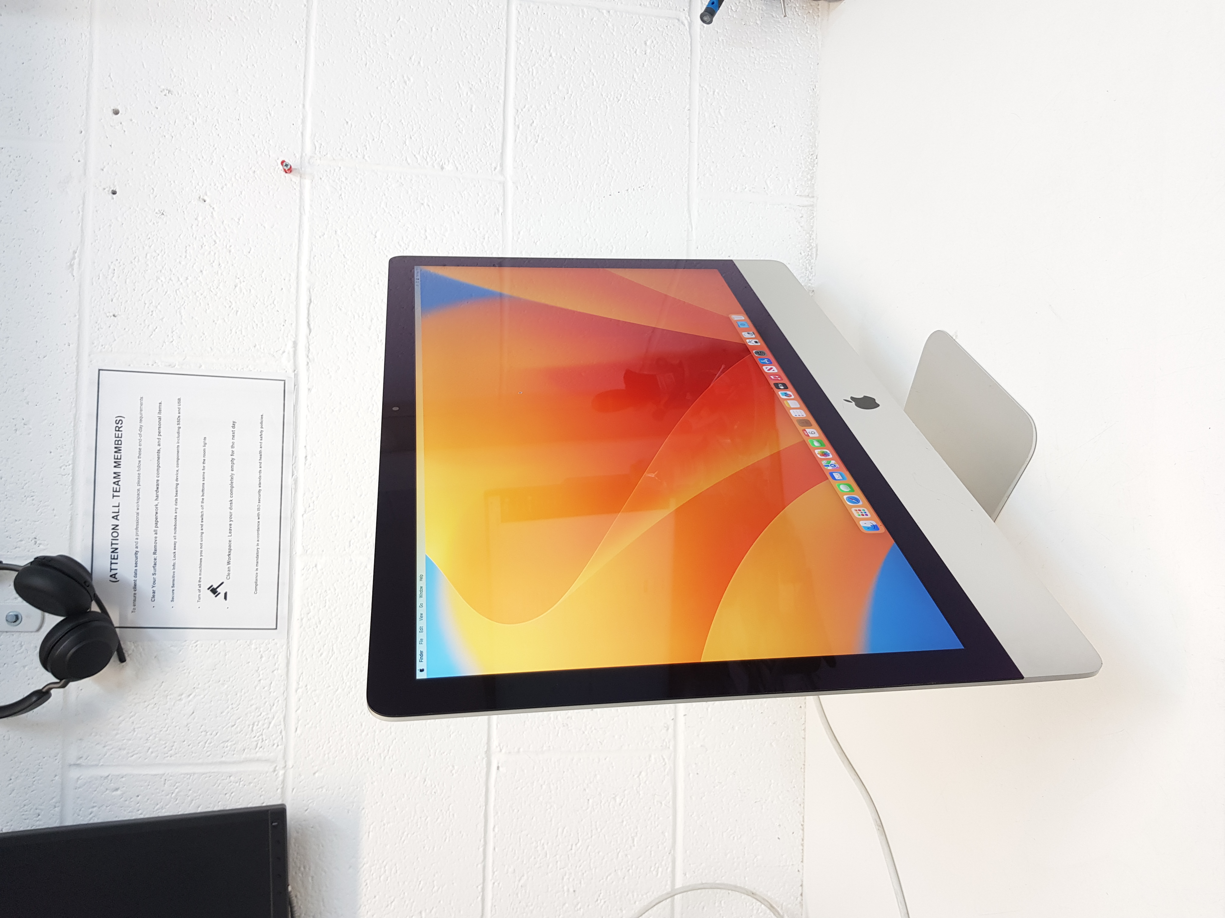 Apple iMac, intel core i5 processor, 32GB RAM, 512GB SSD, 4GB graphics — additional photo