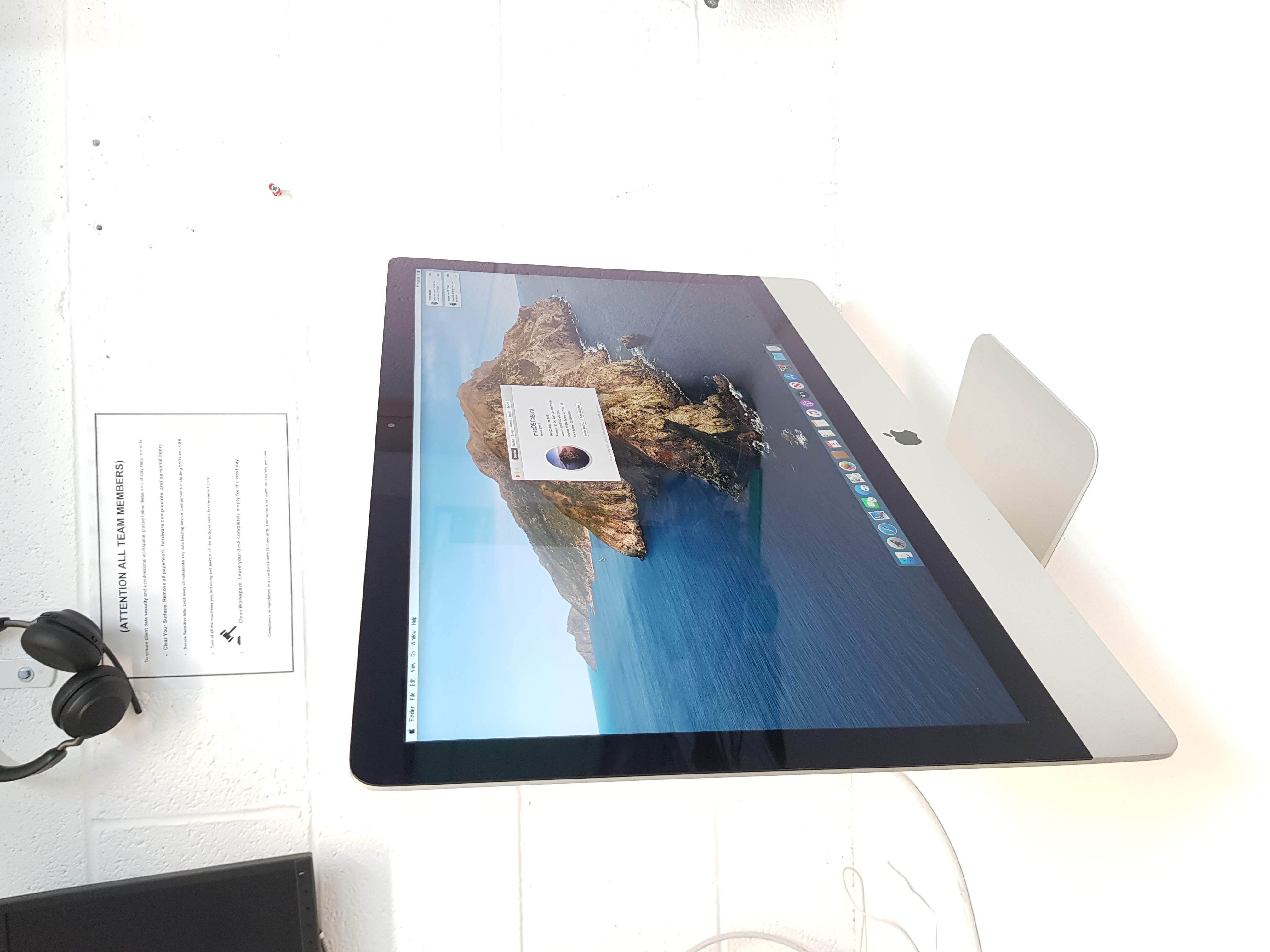 Apple iMac, intel core i5 processor, 16GB RAM, 512GB SSD, 1GB graphics — additional photo