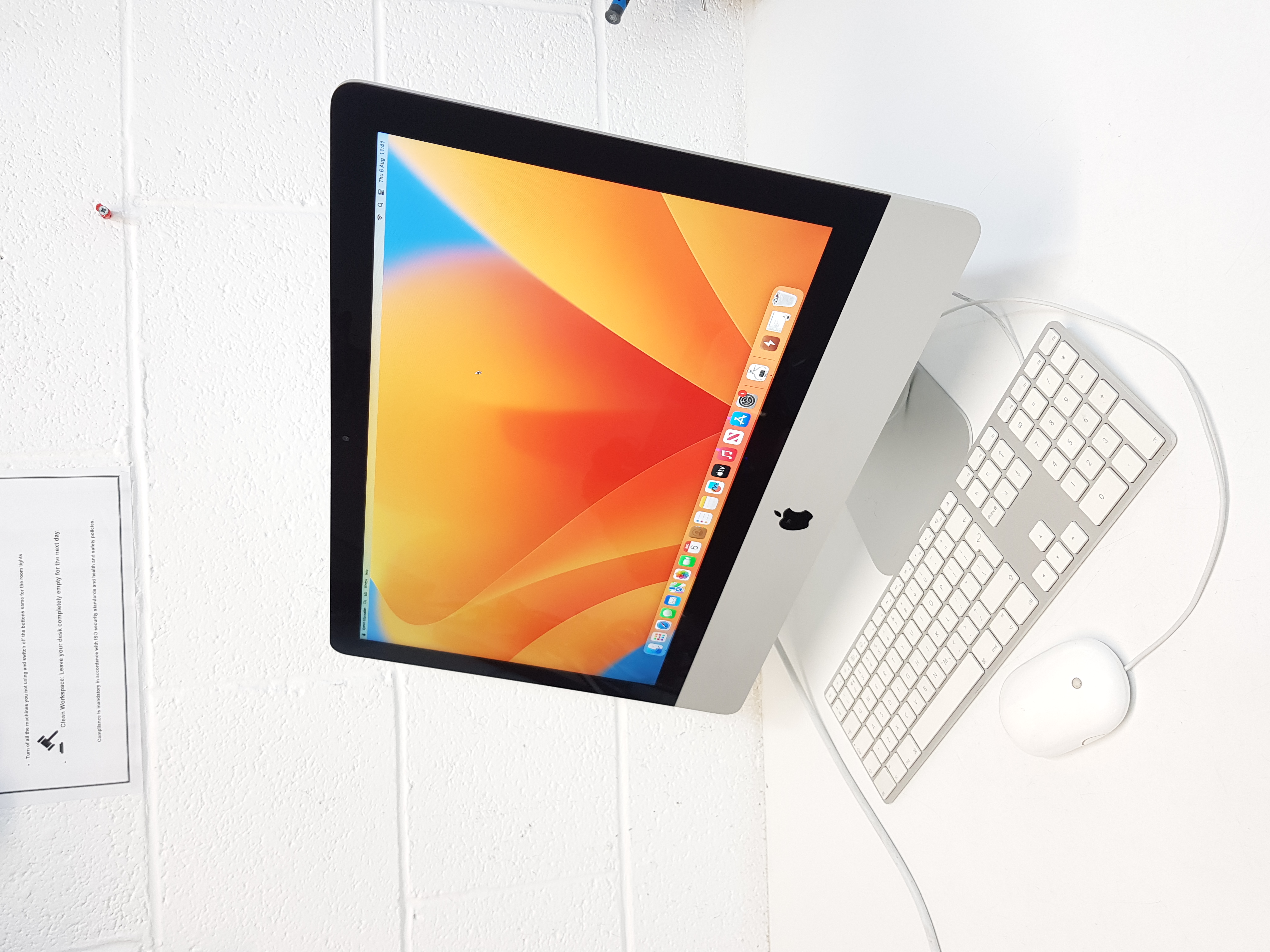 Apple iMac, intel core i5 processor, 8GB RAM, 300GB SSD, intel iris Plus Graphics 1.5GB — additional photo