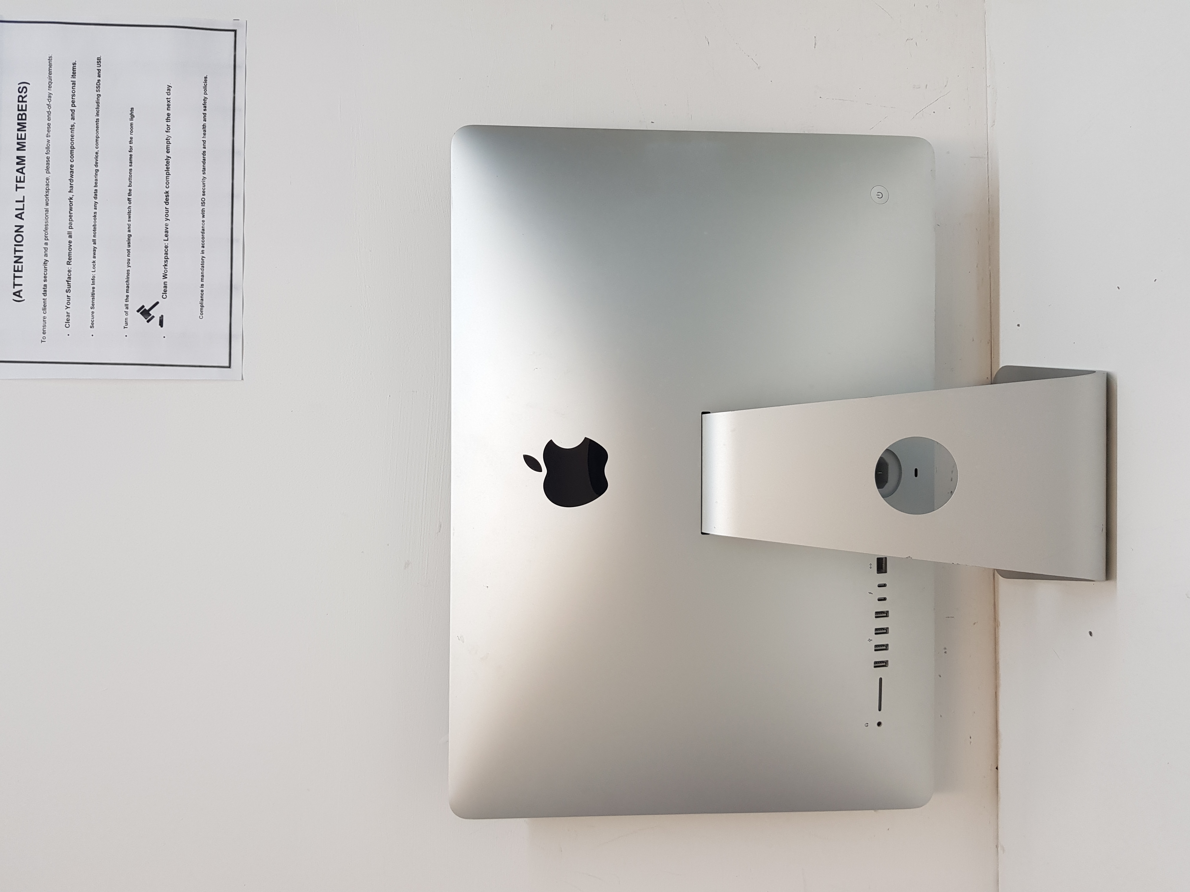 Apple iMac, intel core i5 processor, 8GB RAM, 250GB Storage,4K Display, 2GB GPU — additional photo