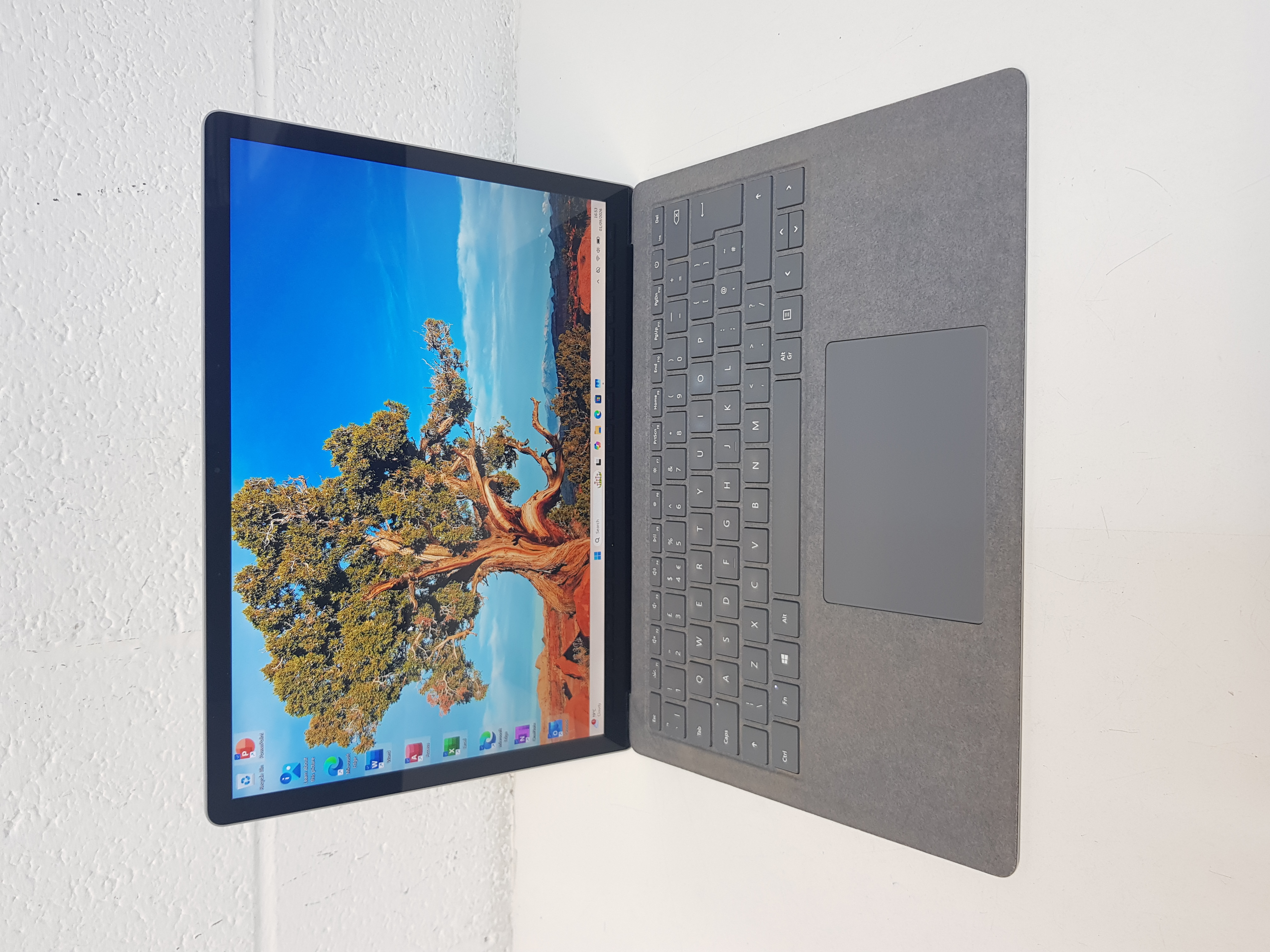 Microsoft Surface Touch screen Laptop, core i7-11th Gen processor, 16GB Memory, 512GB Storage, MS Office 2021, Windows 11 — additional photo