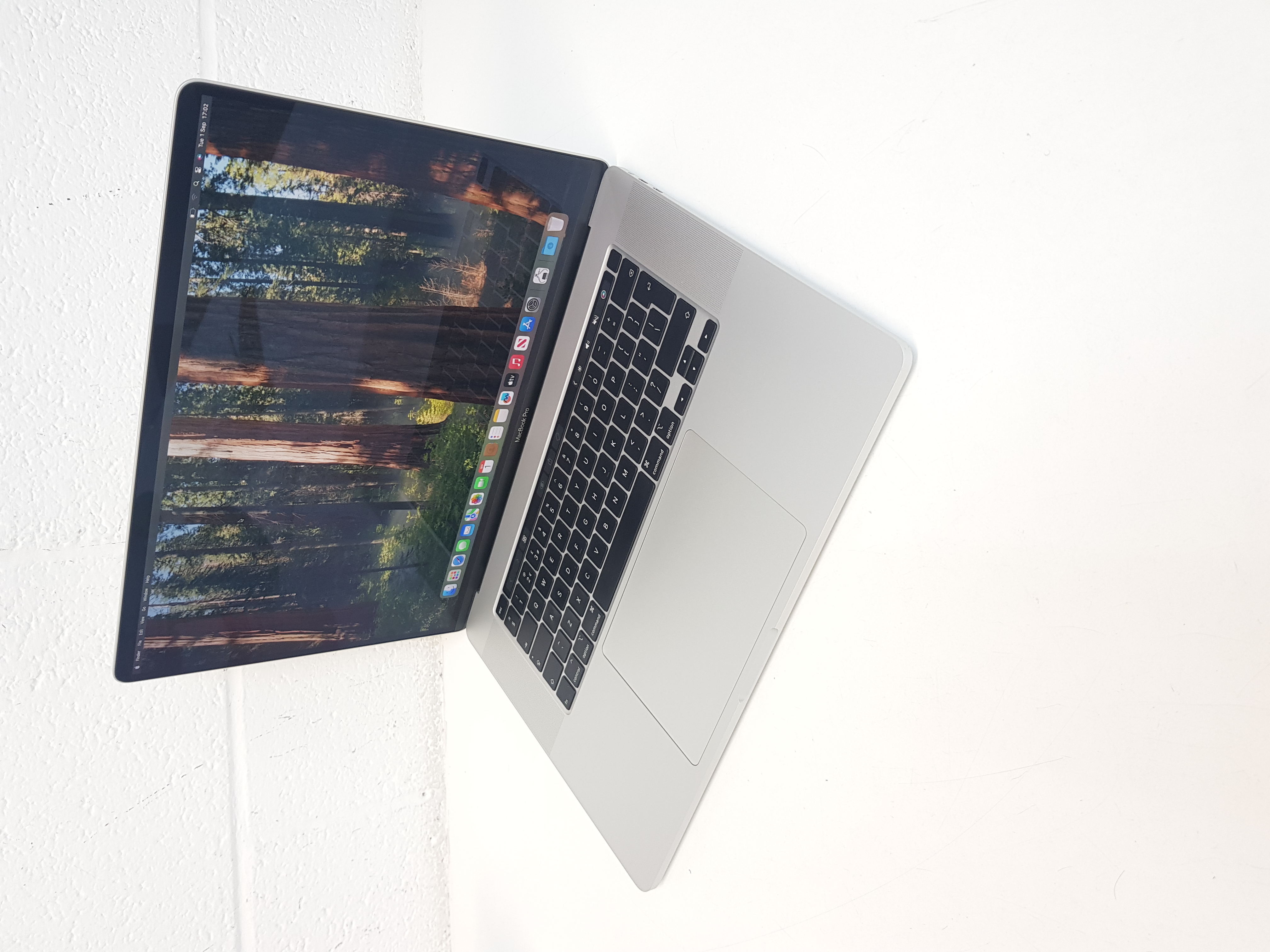 Apple MacBook Laptop, intel core i7 processor, 16GB Memory, 500GB Storage, Mac OS Sequoia — additional photo