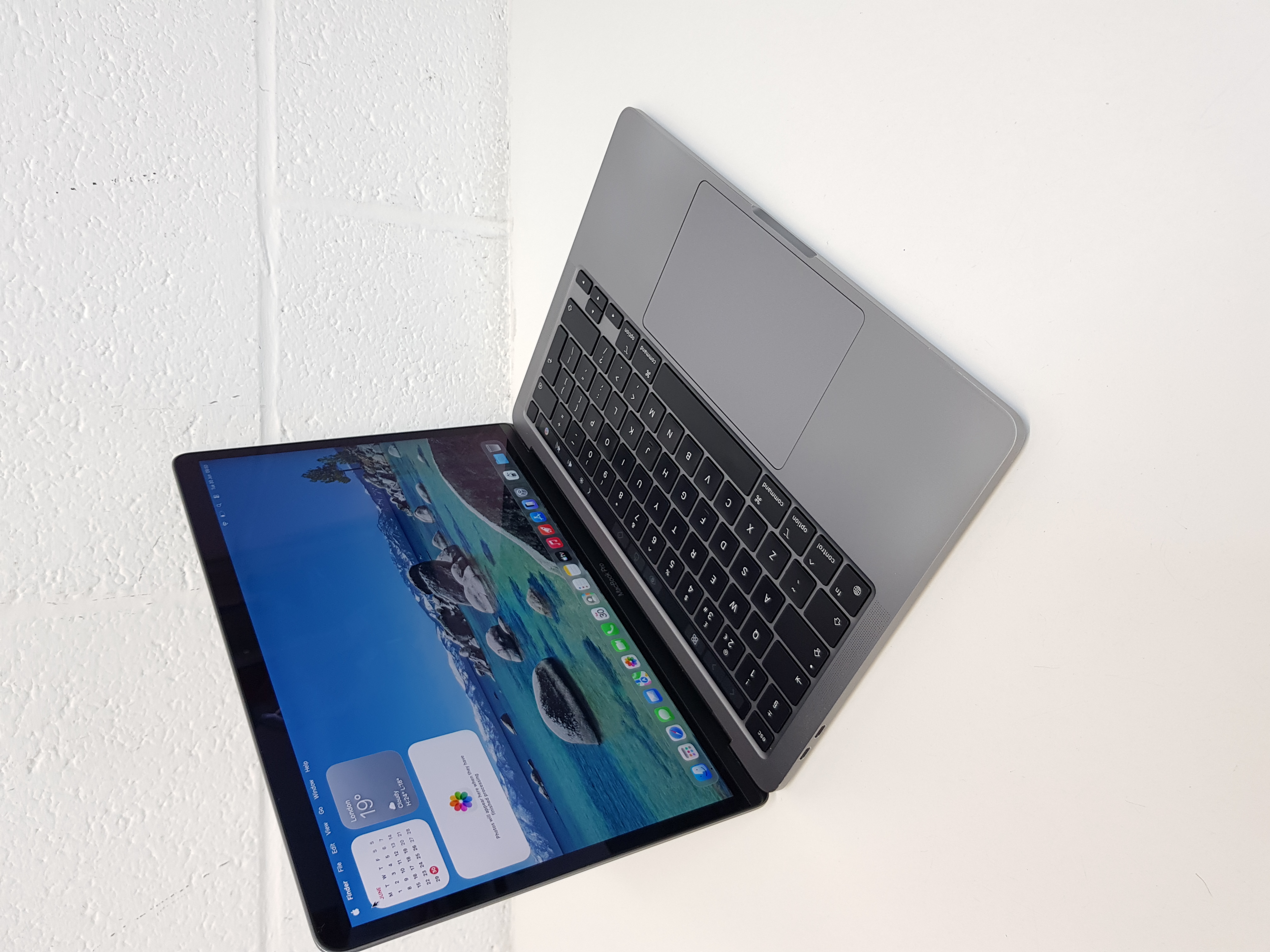 Apple MacBook Pro Laptop, Apple M1 Chip, 16GB RAM, 250GB SSD, macOS Tahoe — additional photo