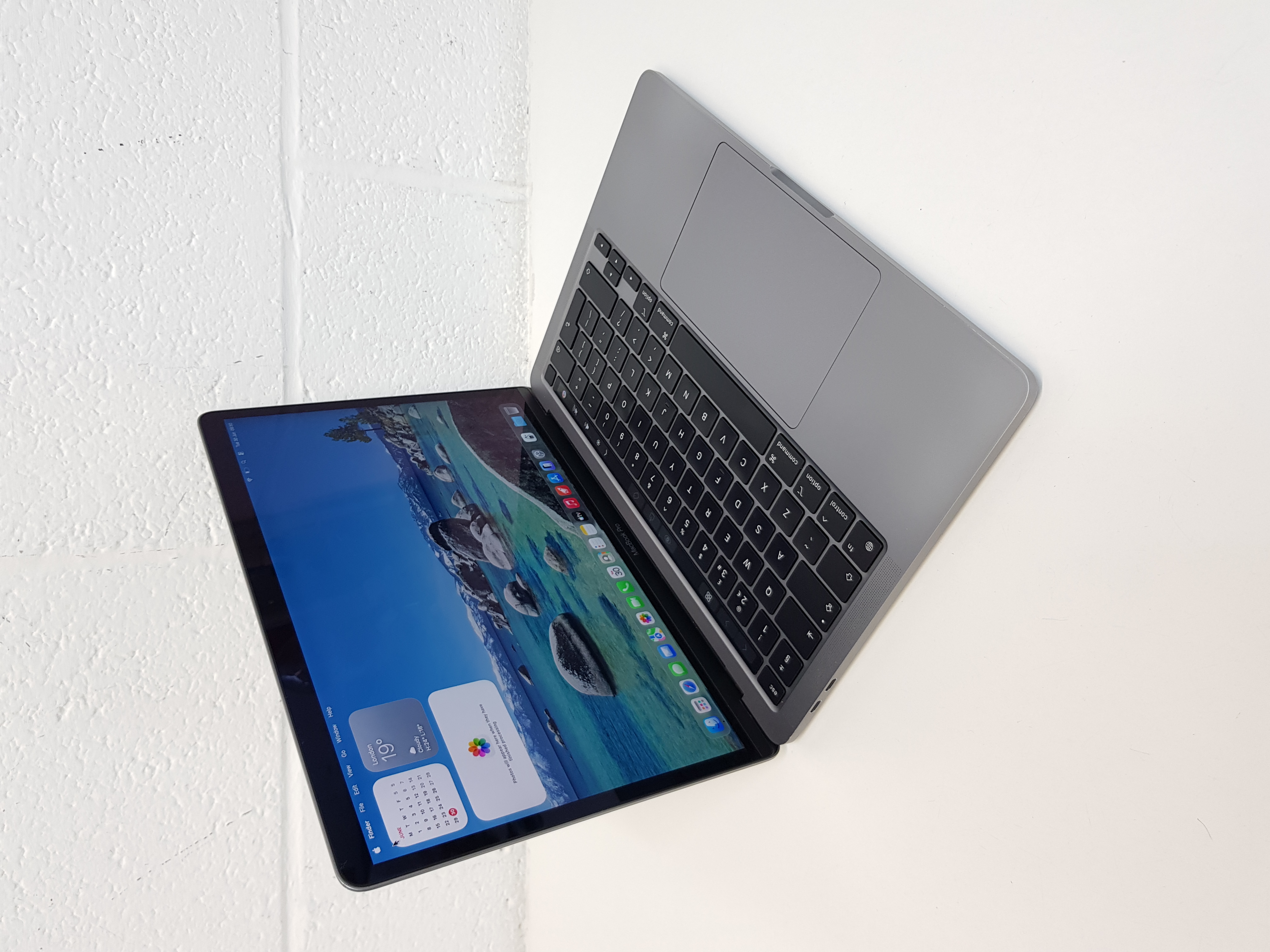 Apple MacBook Pro Laptop, Apple M1 Chip, 16GB RAM, 250GB SSD, macOS Tahoe — additional photo