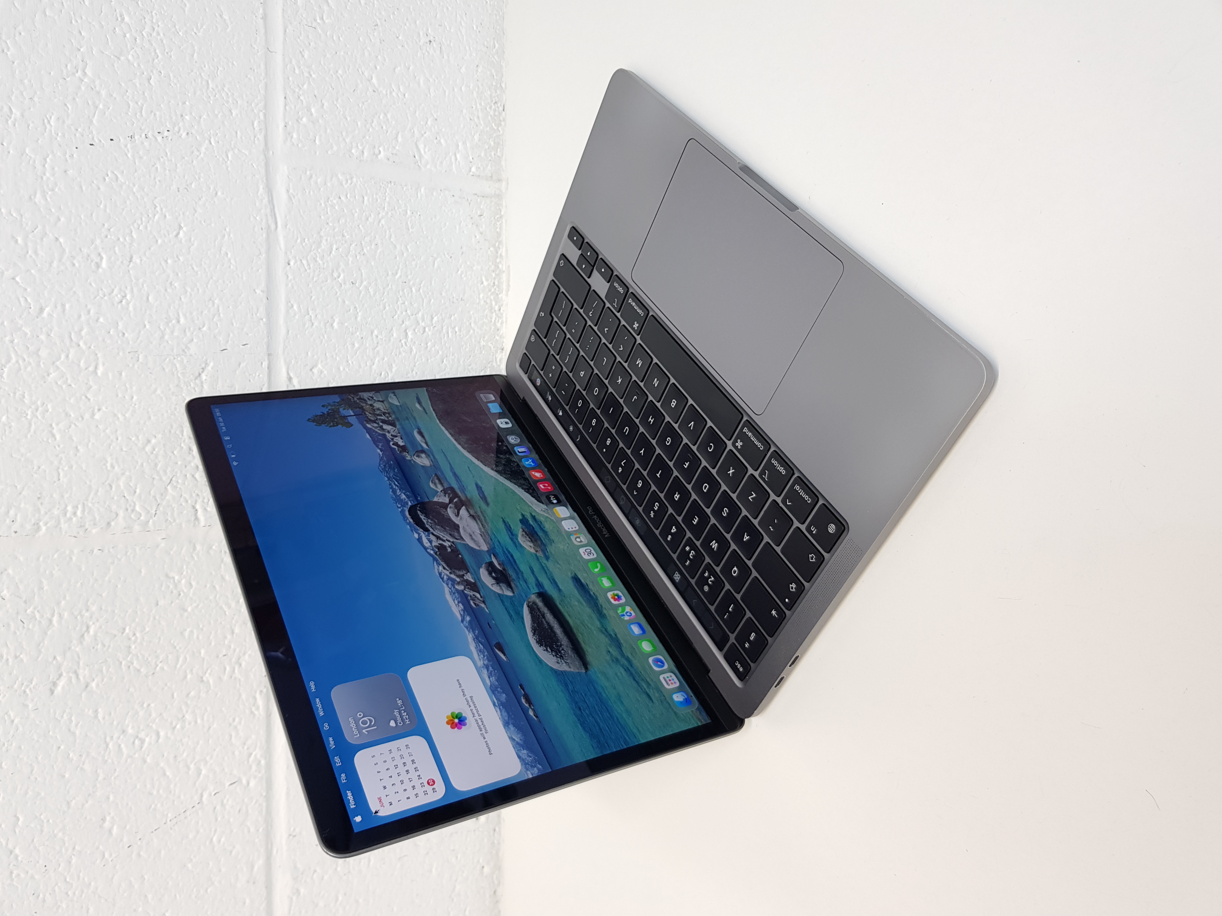 Apple MacBook Pro Laptop, Apple M1 Chip, 16GB RAM, 250GB SSD, macOS Tahoe — additional photo
