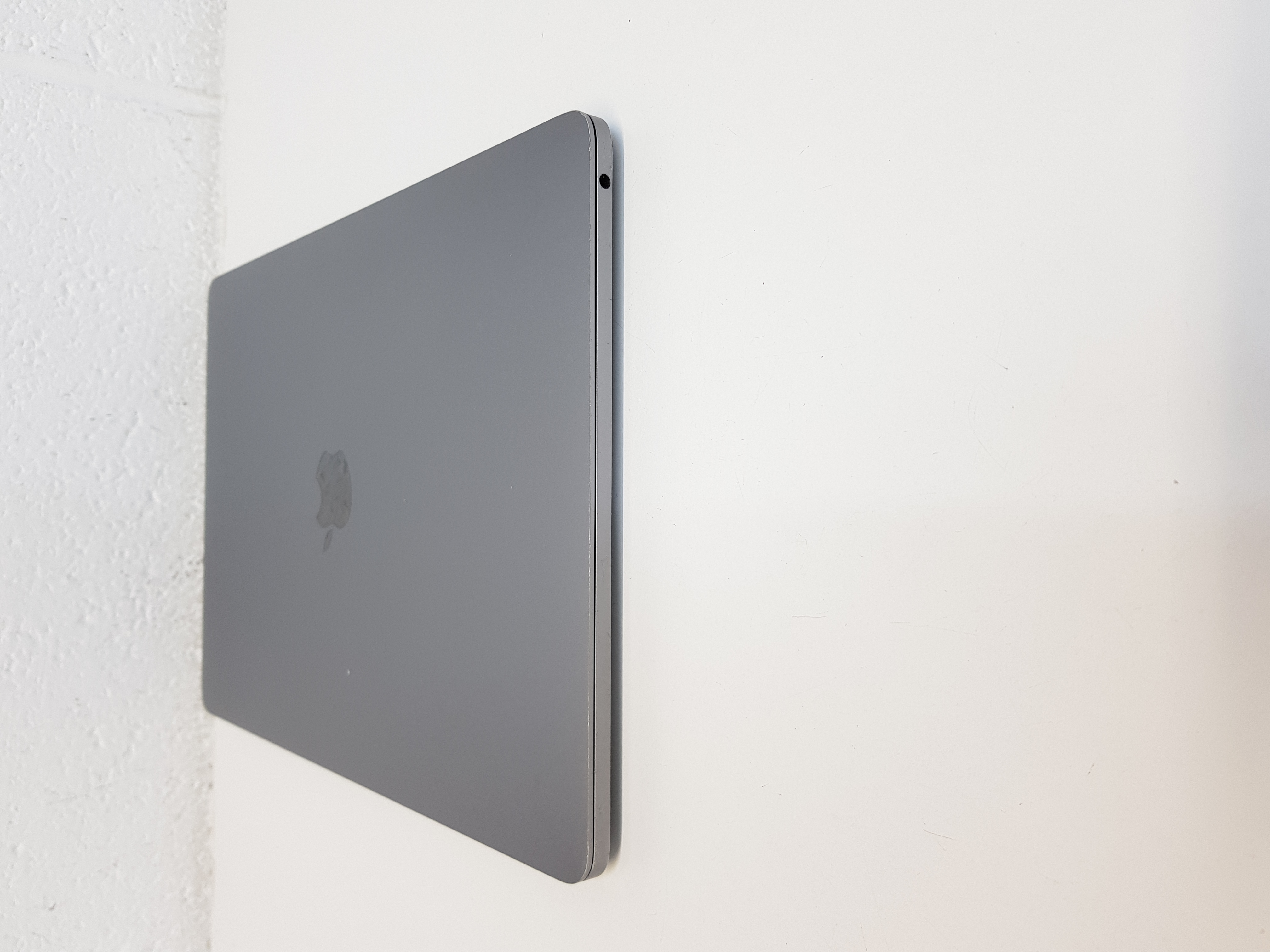 Apple MacBook Pro Laptop, Apple M1 Chip, 16GB RAM, 250GB SSD, macOS Tahoe — additional photo