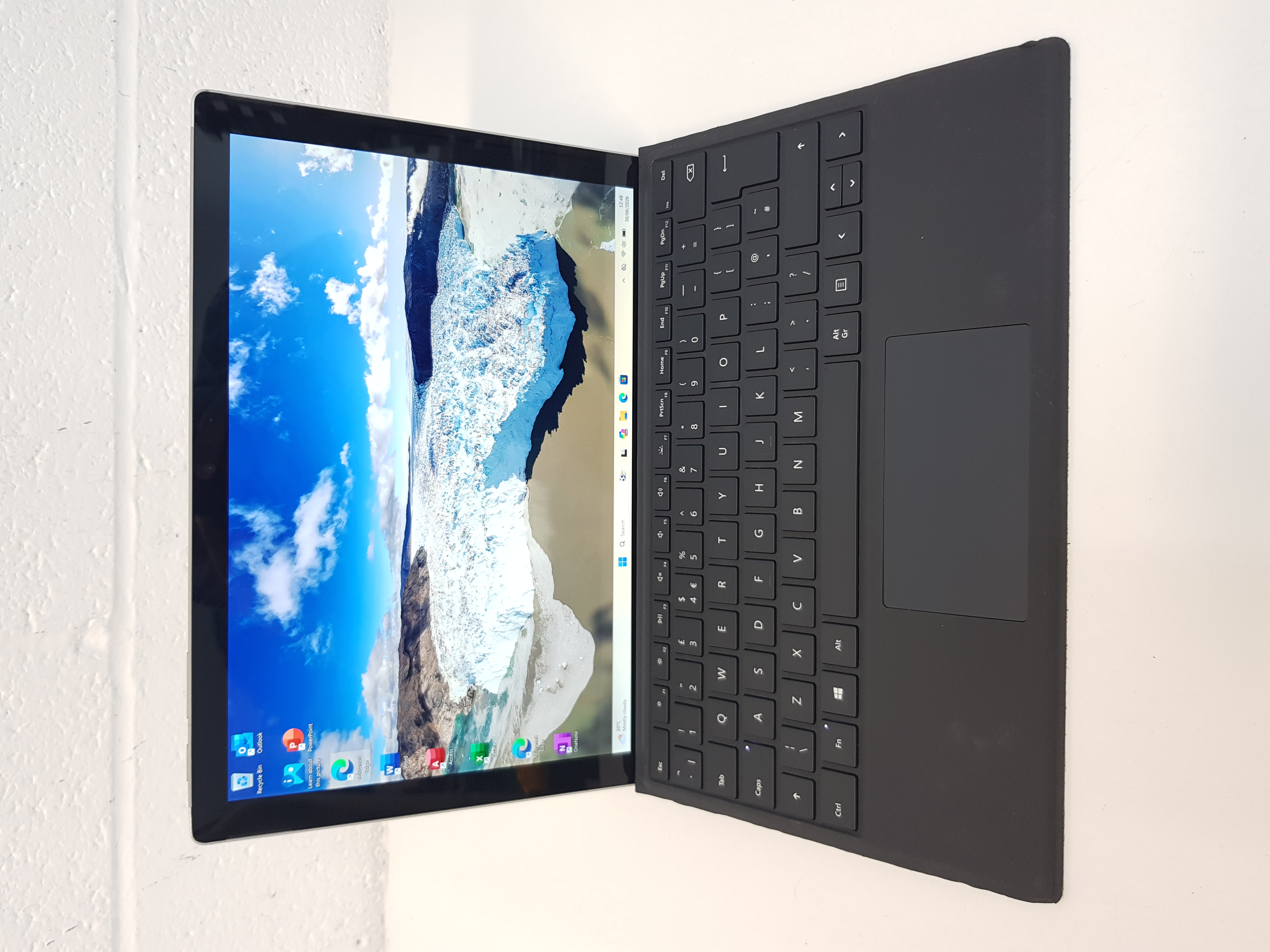 Microsoft Surface Touch screen Laptop, intel core i5 processor, 8GB Memory, 256GB Storage, MS Office 2021, Windows 11