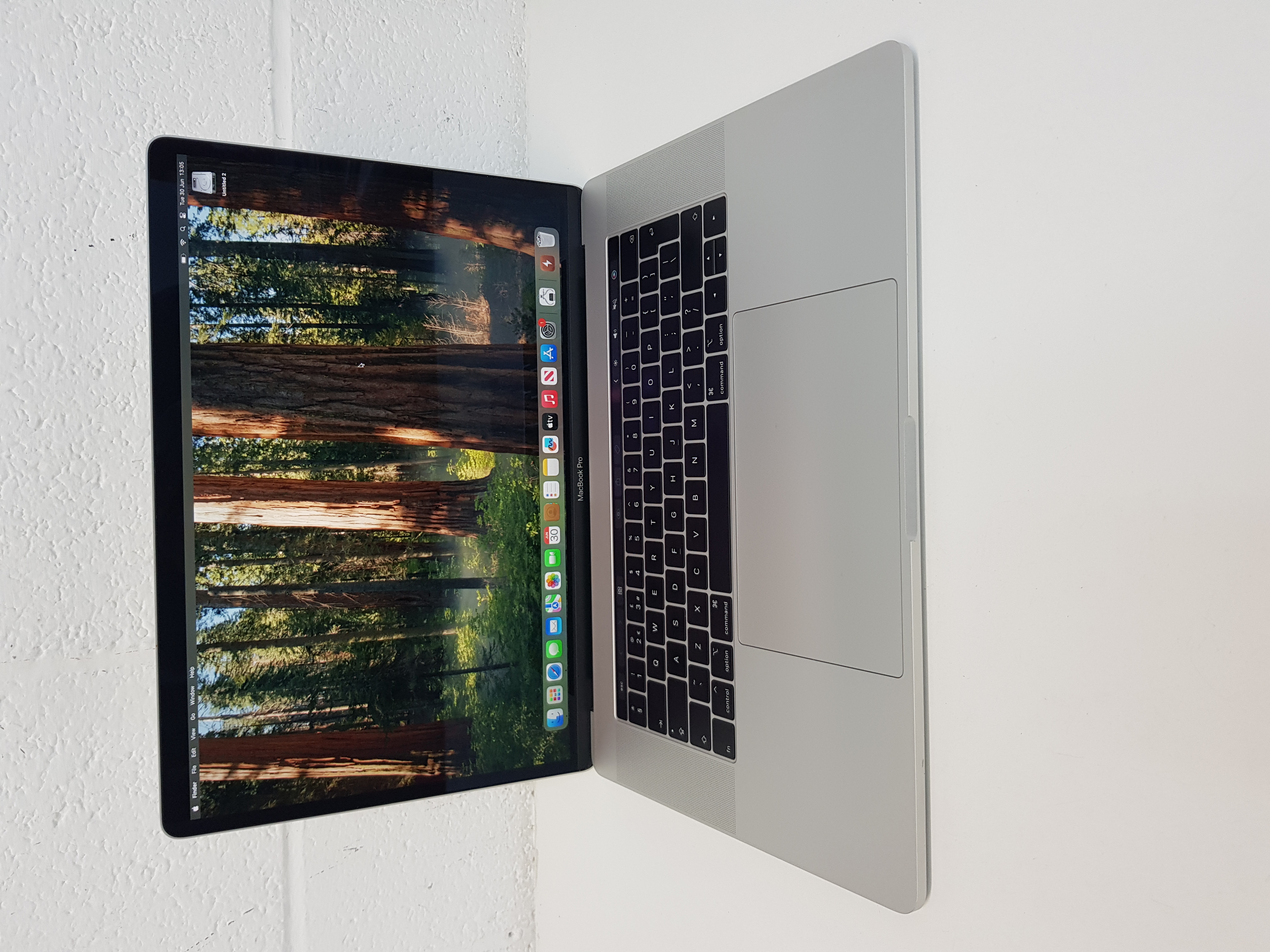 Apple MacBook Pro Laptop, intel core i9 processor, 32GB RAM, 500GB SSD, intel Ultra HD Graphics 1.5GB, macOS Sequoia — additional photo