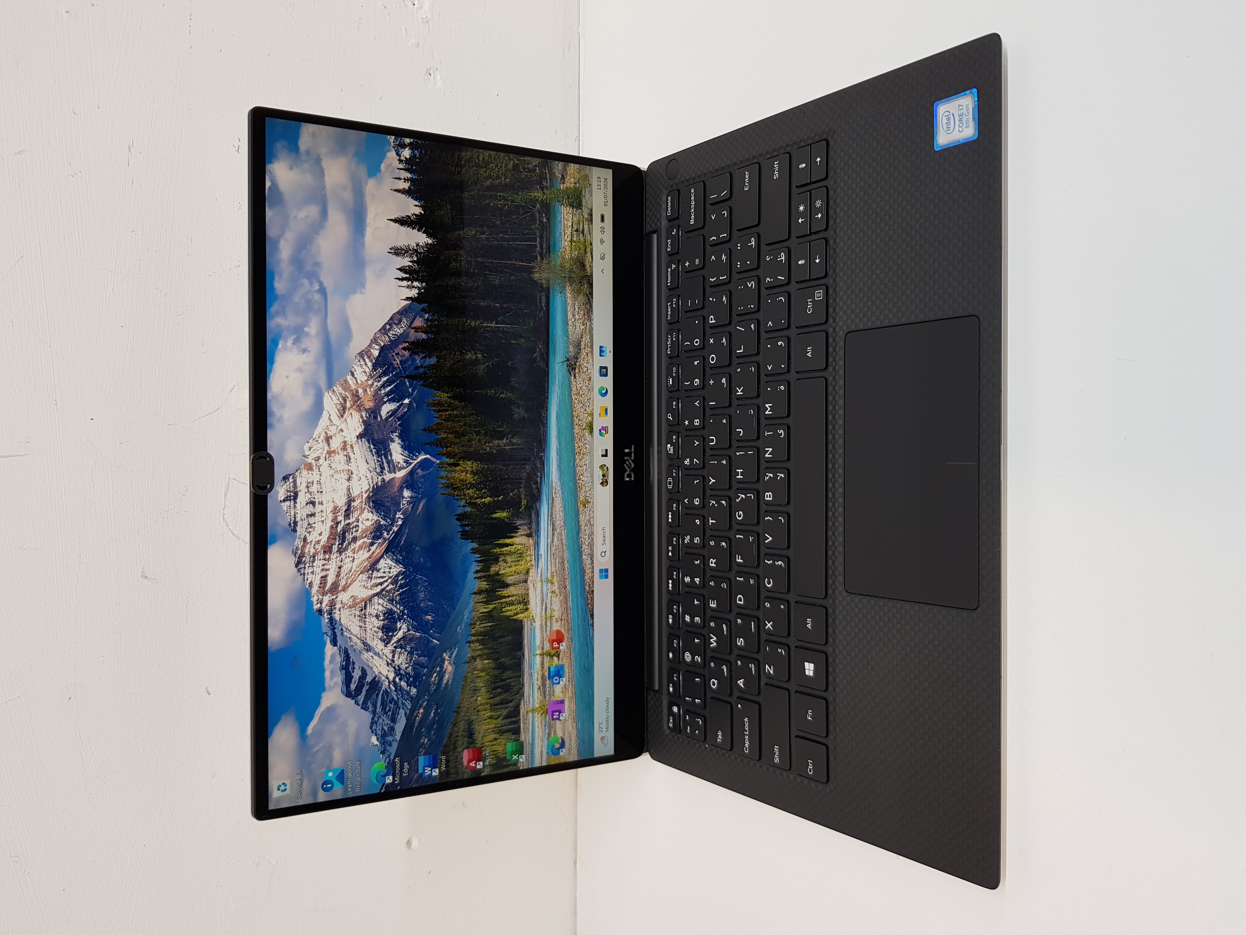 Fast Dell XPS Touch screen laptop, i7-8th Gen, 16GB RAM, 500GB SSD, Microsoft Office 2021