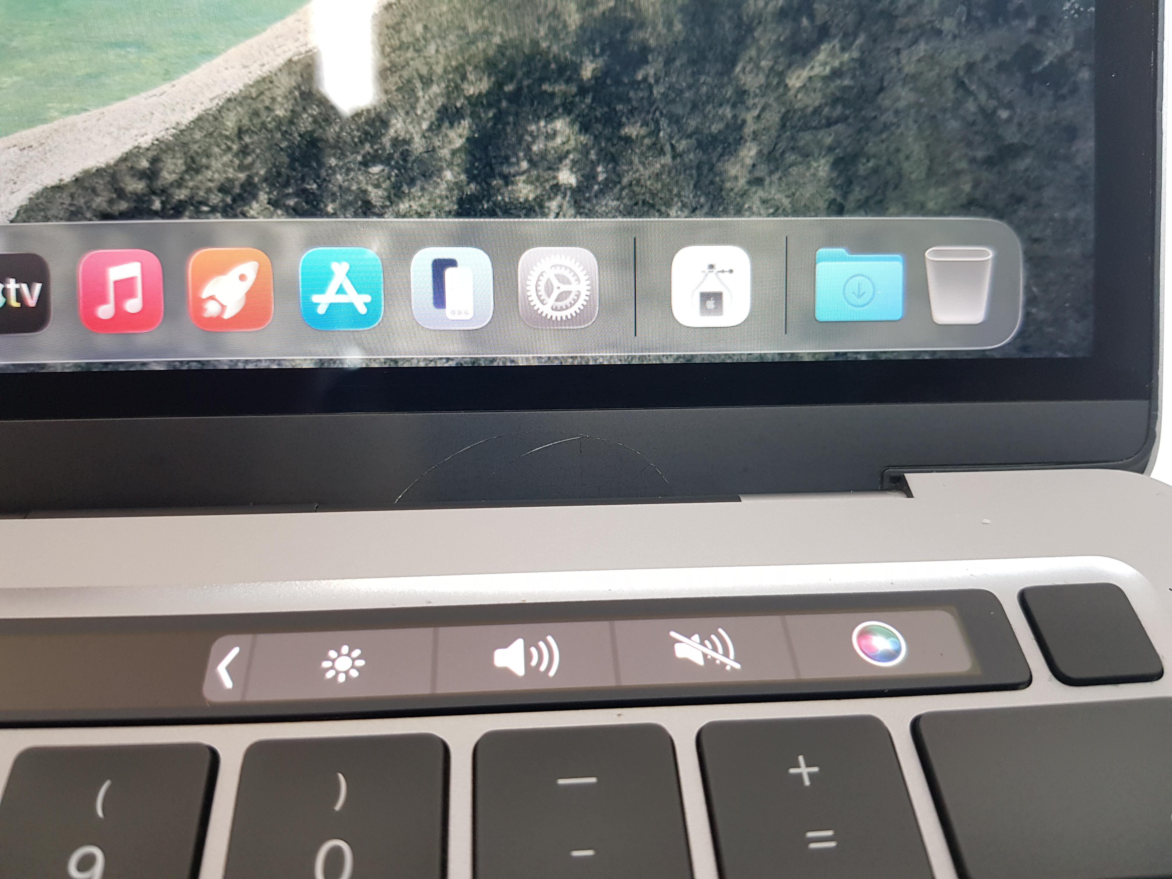 Apple MacBook Pro laptop, Quad-Core intel Core i5, 16GB RAM, 500GB SSD, macOS Tahoe