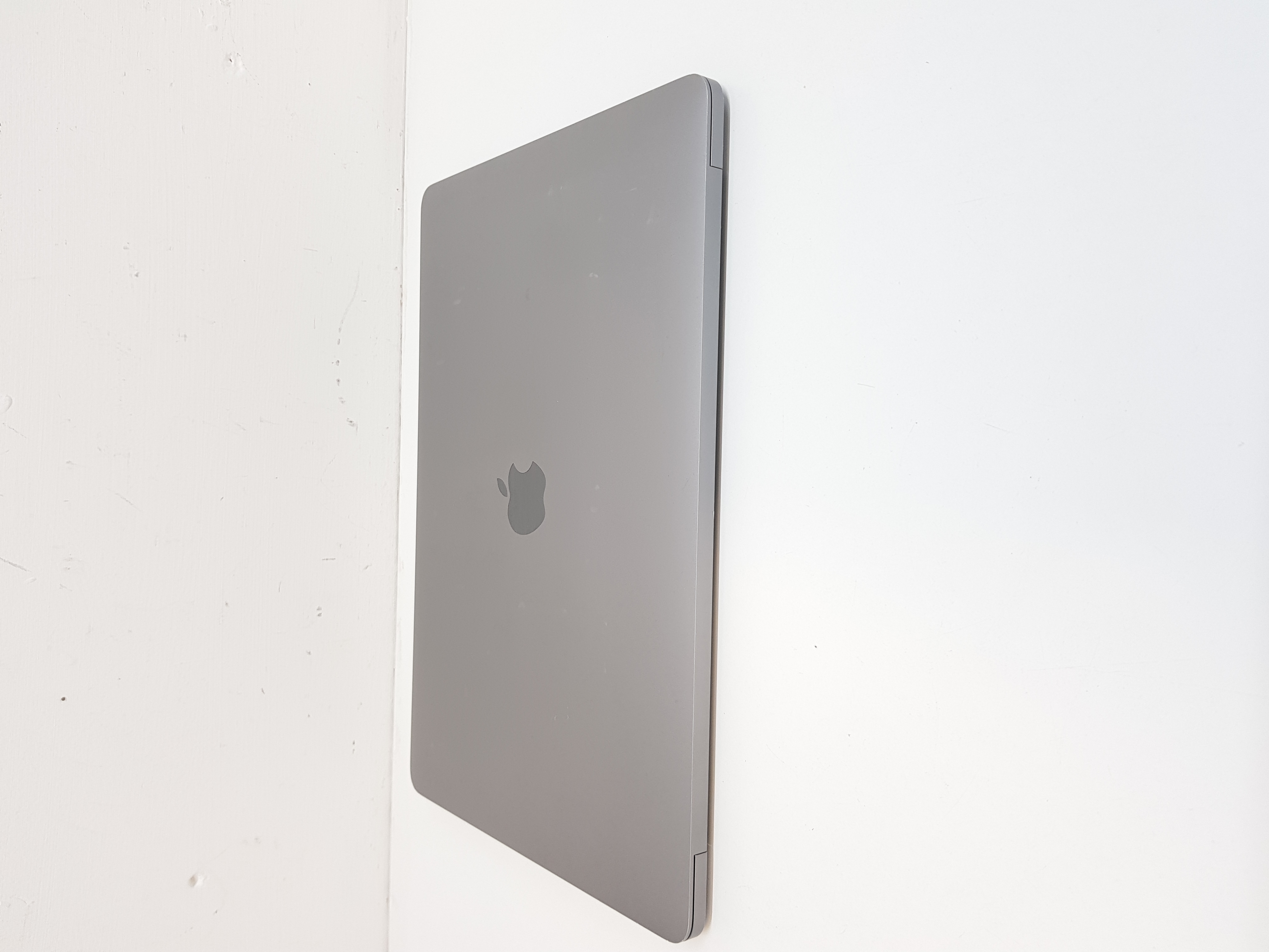 Apple MacBook Pro laptop, intel core i5 processor, 8GB RAM, 250GB SSD, macOS Sequoia — additional photo