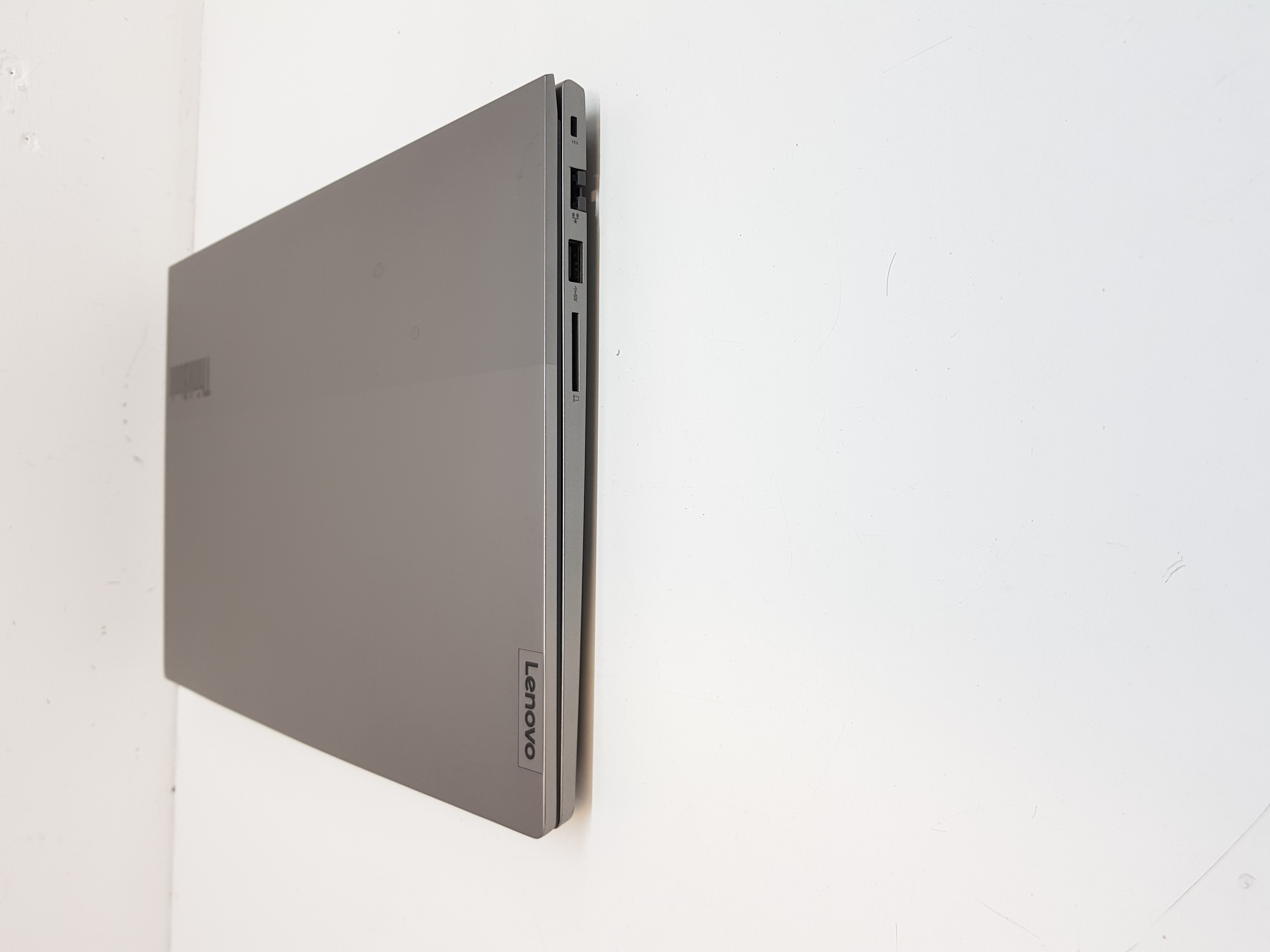 Fast Lenovo Gaming laptop, 6-cores AMD Ryzen 5, 16GB RAM, 512GB SSD, 2GB AMD Radeon Graphics — additional photo
