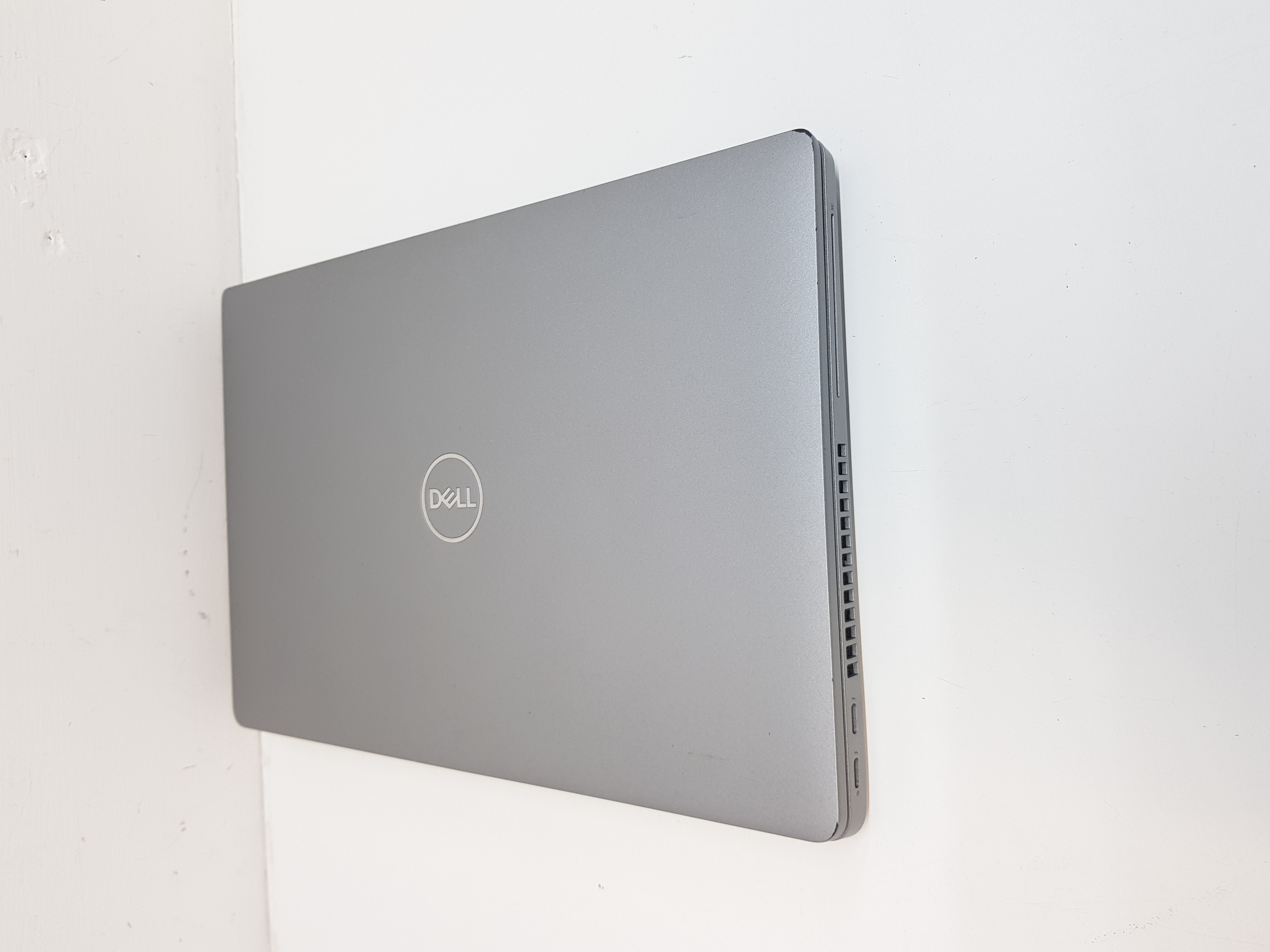 Super fast Dell laptop, 10-cores i7-12th Gen processor, 16GB RAM, 512GB SSD, Windows 11 — additional photo