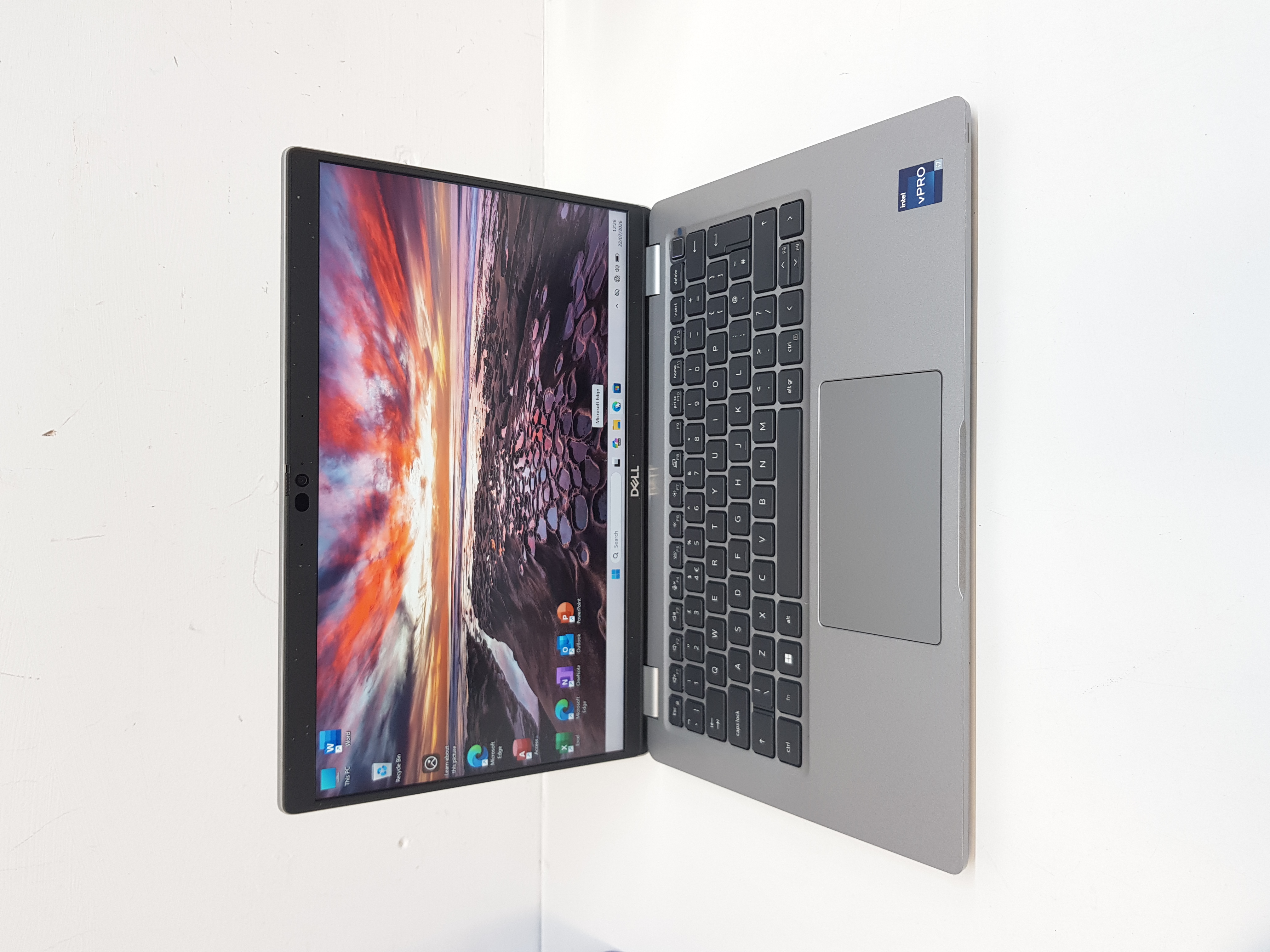 Super fast Dell laptop, 10-cores i7-12th Gen processor, 16GB RAM, 512GB SSD, Windows 11 — additional photo