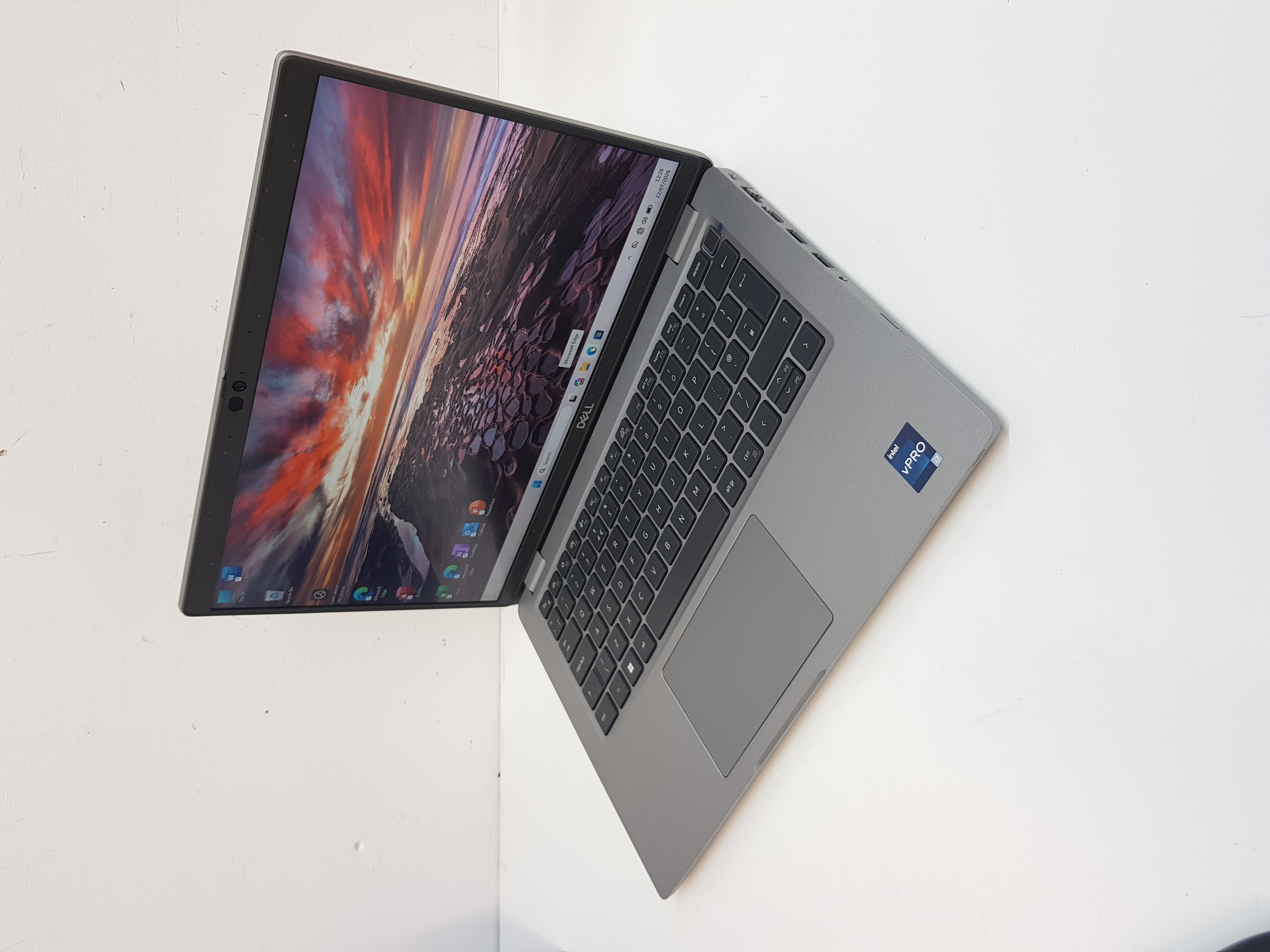 Super fast Dell laptop, 10-cores i7-12th Gen processor, 16GB RAM, 512GB SSD, Windows 11 — additional photo