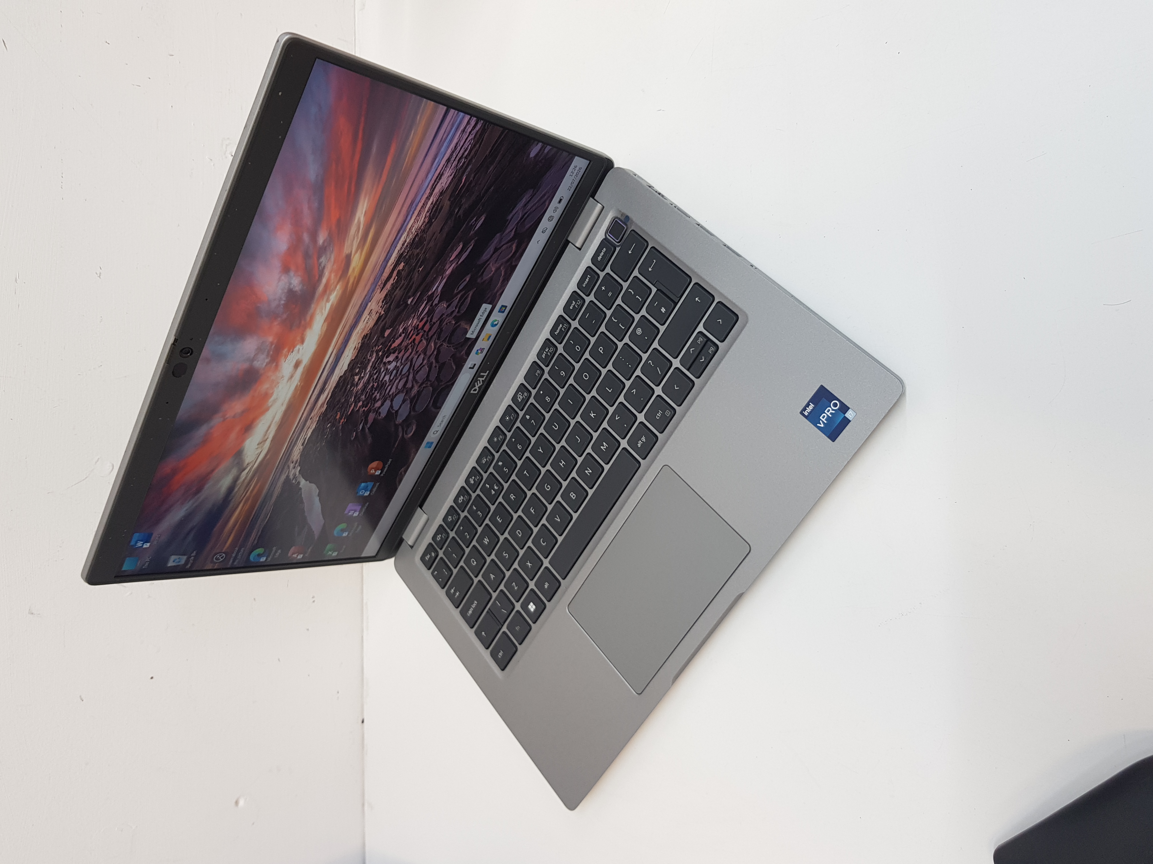 Super fast Dell laptop, 10-cores i7-12th Gen processor, 16GB RAM, 512GB SSD, Windows 11 — additional photo