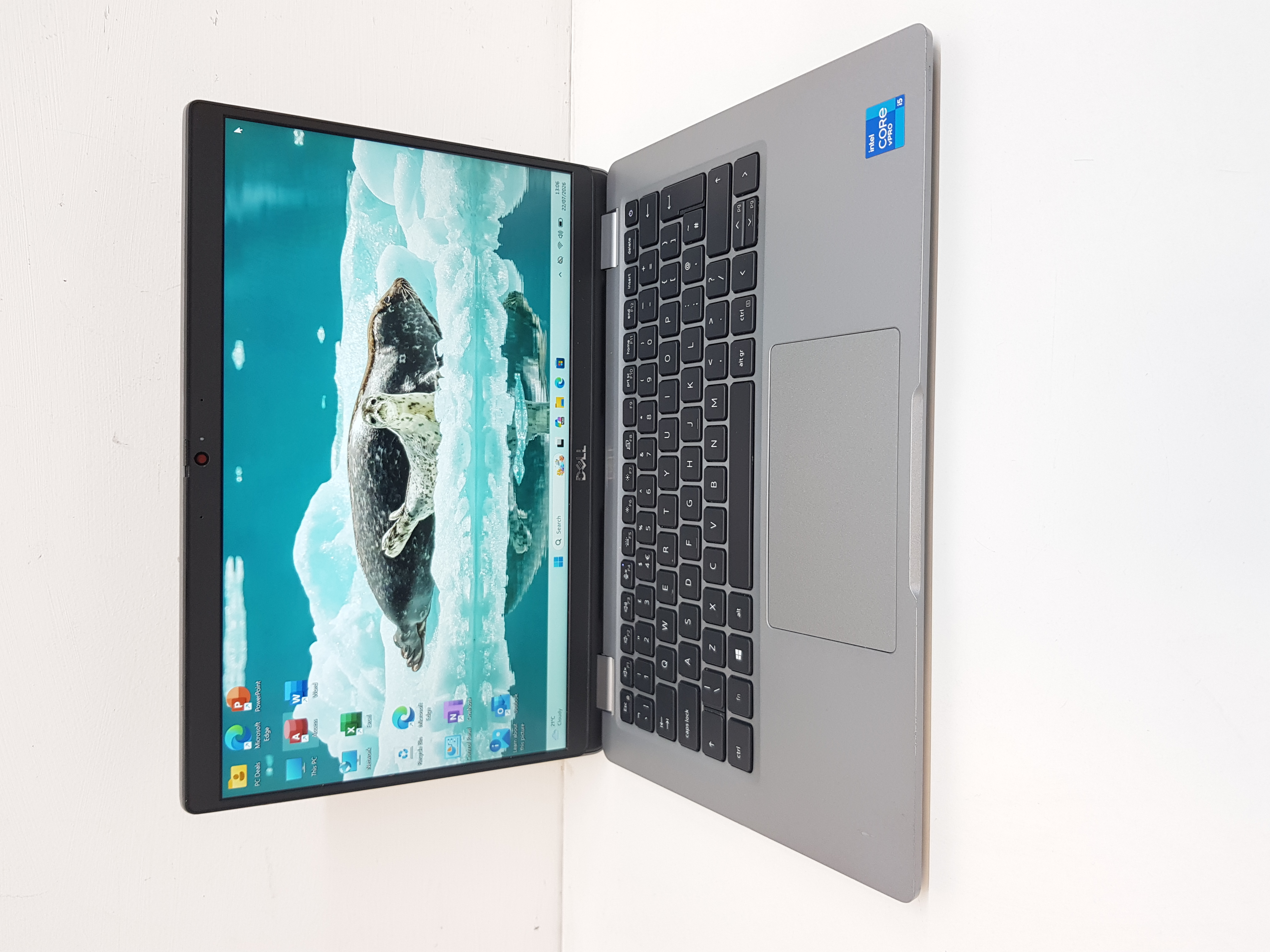 Dell Fast laptop, 11th Gen of intel core i5, 8GB RAM, 256GB SSD, MS Office 2021 & WIN 11